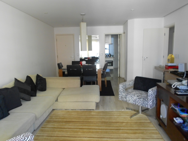 Apartamento - Centro - Amplo espaço e iluminação privilegiada!