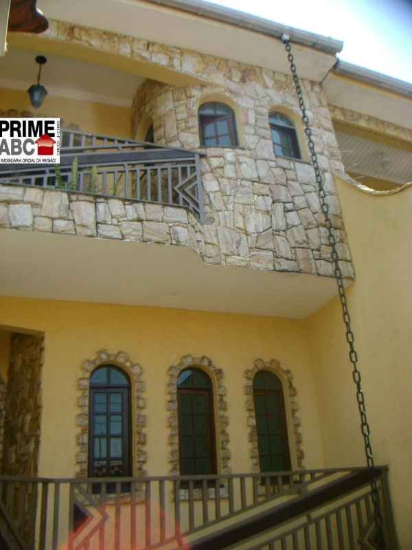 Sobrado - Jardim Las Vegas - Lindo c/ Acabamento de Primeira m² á R$ 2.300,00 