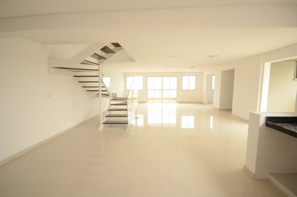 Apartamento Duplex - Casa Branca - Ótima Localização / Lazer Completo.