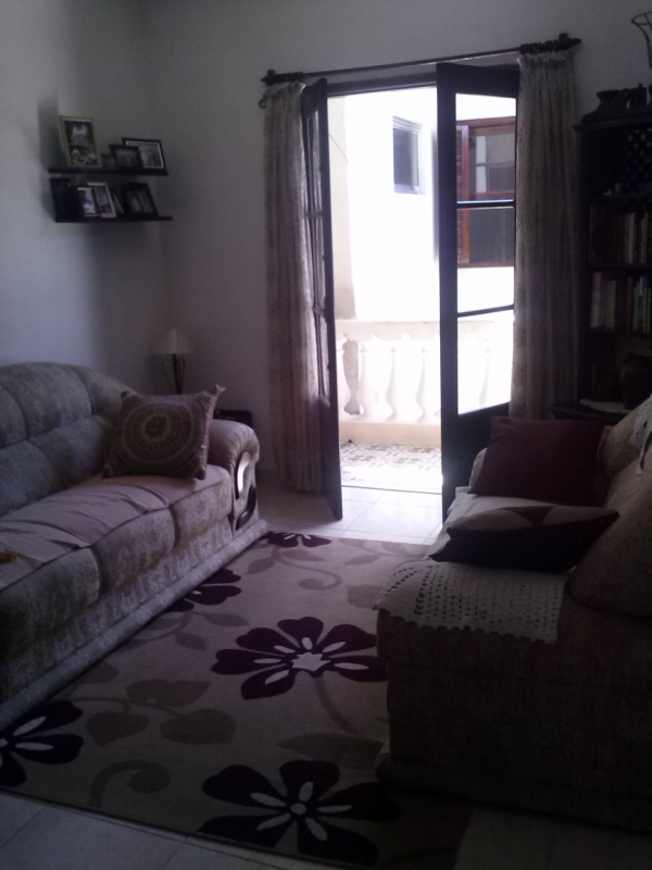 Casa Térrea - Santa Terezinha - Com sobradinho nos fundos! 