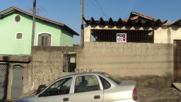 Casa Térrea - V. Rica  - Com Edícula com Otima Localização