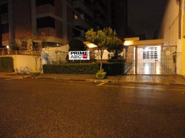 Casa Térrea - Vila Assunção - Com quintal, Ótima Localização 