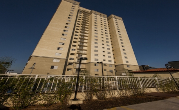Apartamento - B. Planalto - Com condomínio !