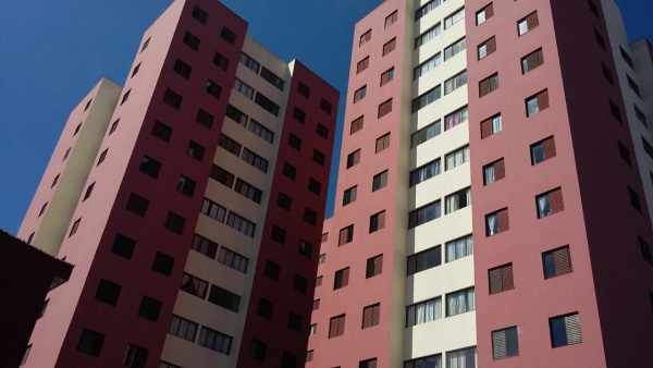 Apartamento - Vila Luzita - Com condomínio !