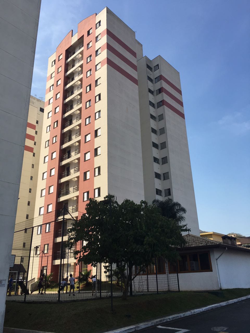Apartamento - Jardim Estela - Com Lazer !